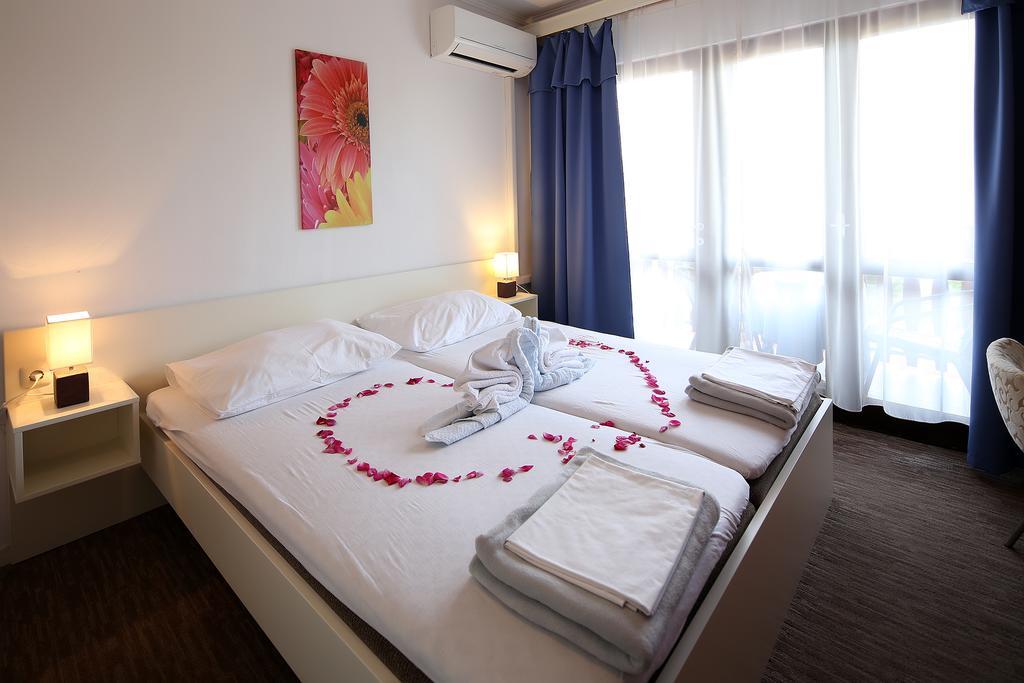 Guest House Zeba & Riviera Šilo Eksteriør billede