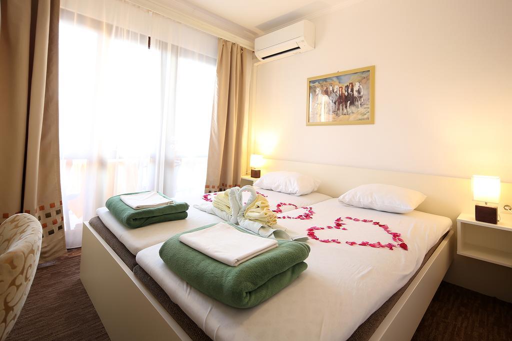 Guest House Zeba & Riviera Šilo Eksteriør billede