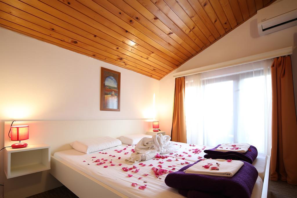 Guest House Zeba & Riviera Šilo Eksteriør billede