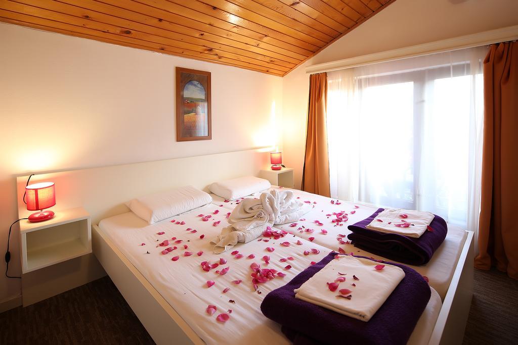 Guest House Zeba & Riviera Šilo Eksteriør billede