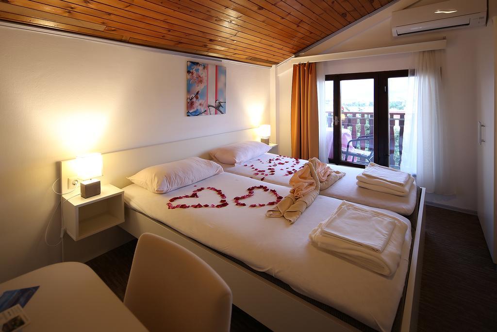Guest House Zeba & Riviera Šilo Eksteriør billede