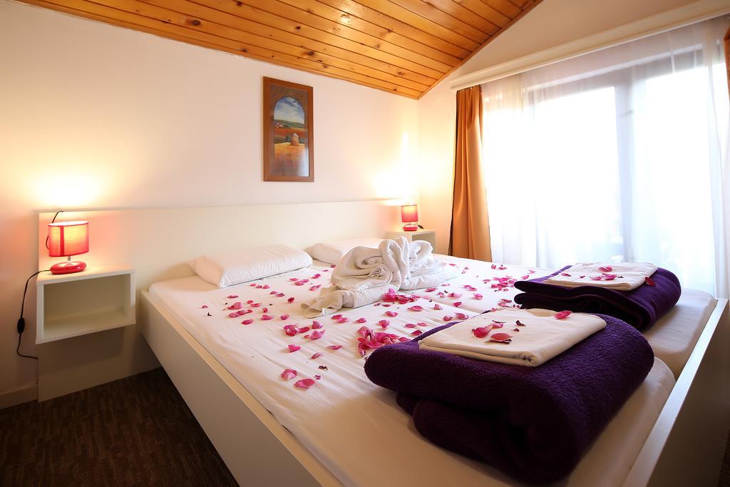 Guest House Zeba & Riviera Šilo Eksteriør billede