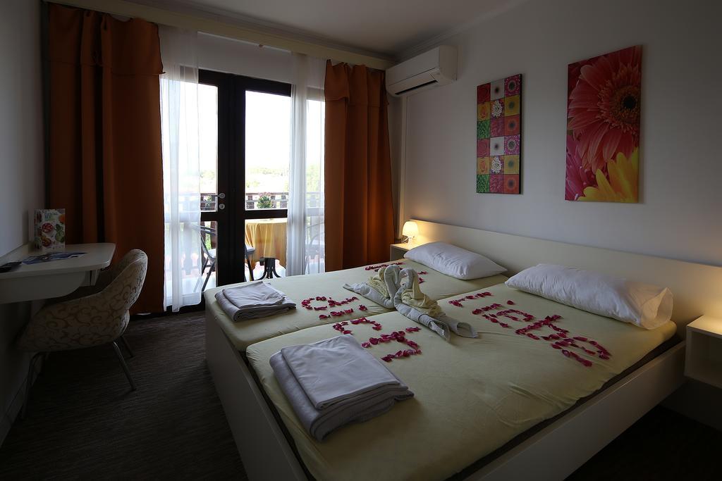 Guest House Zeba & Riviera Šilo Eksteriør billede