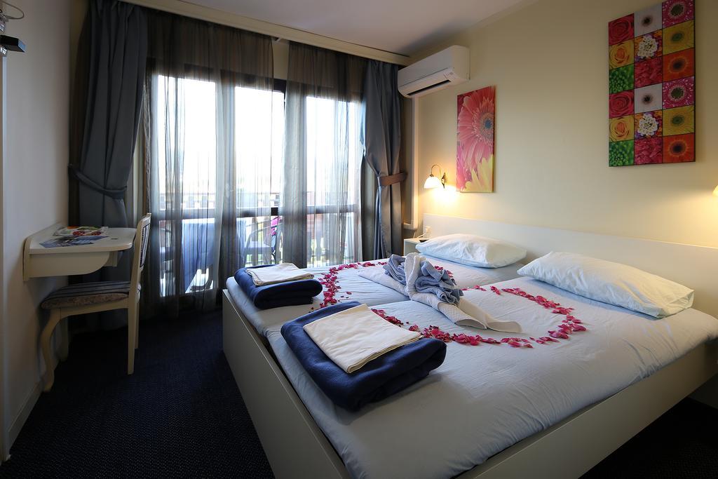 Guest House Zeba & Riviera Šilo Eksteriør billede