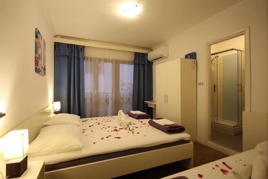 Guest House Zeba & Riviera Šilo Eksteriør billede