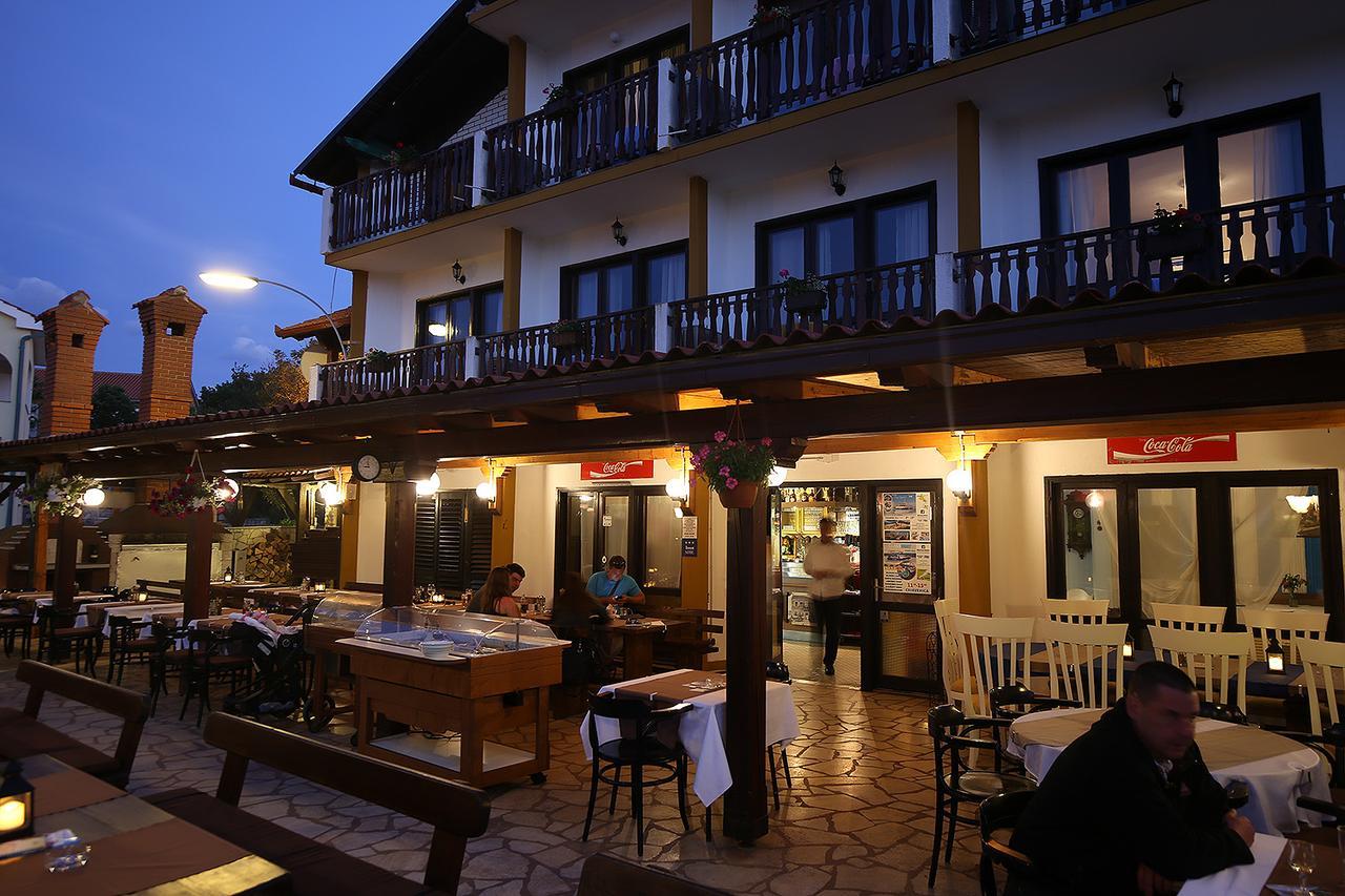 Guest House Zeba & Riviera Šilo Eksteriør billede