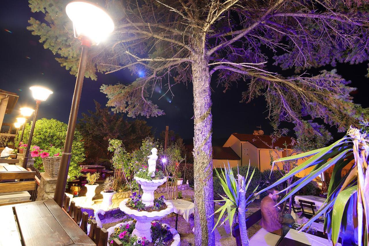 Guest House Zeba & Riviera Šilo Eksteriør billede